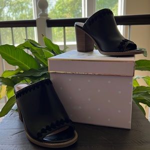 Black leather dolcetta heels